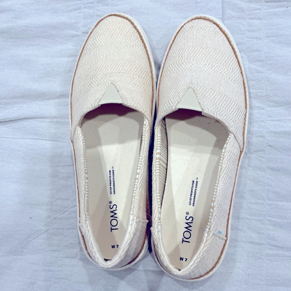 Toms size 7 canvas slip ons - never worn